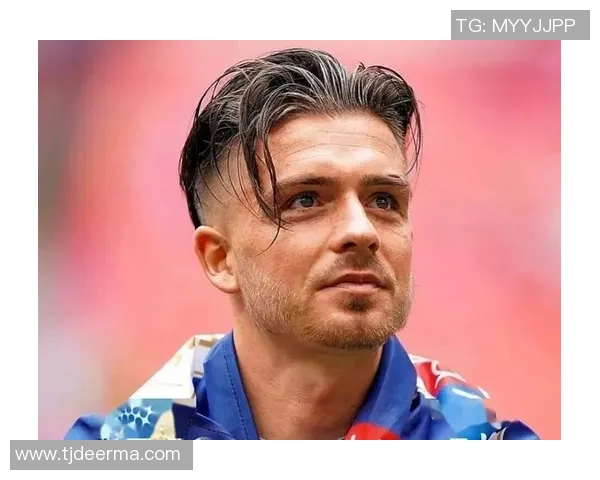 盘点当下最具魅力的足球帅哥球星发型趋势与时尚风格解析